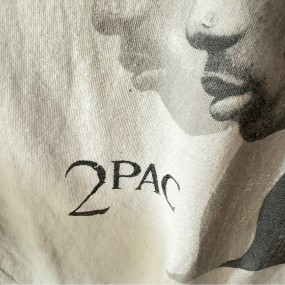TUPAC 2010’s Vintage Graphic Tee in Grey and White Size Large L - Picture 13 of 13
